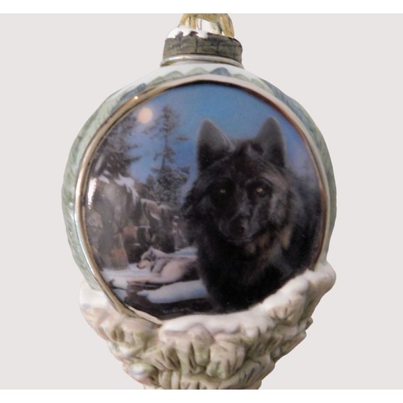 Call of the Wilderness Ornament Moon Shadow by Kevin Daniel 2000 Bradford - Picture 2 of 4